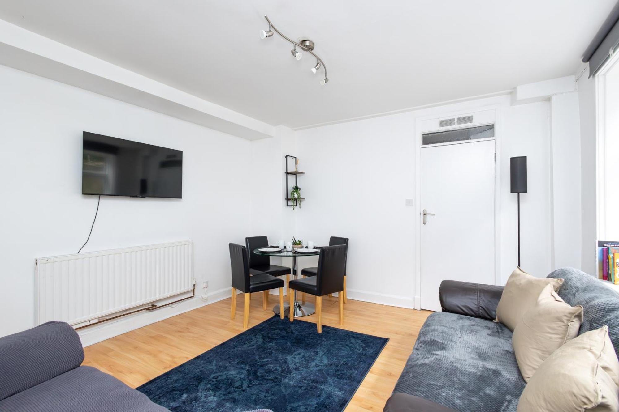 Spacious 3 Bedroom Ground Floor Apartment - 10 Mins From City Centre ลีดส์ ภายนอก รูปภาพ