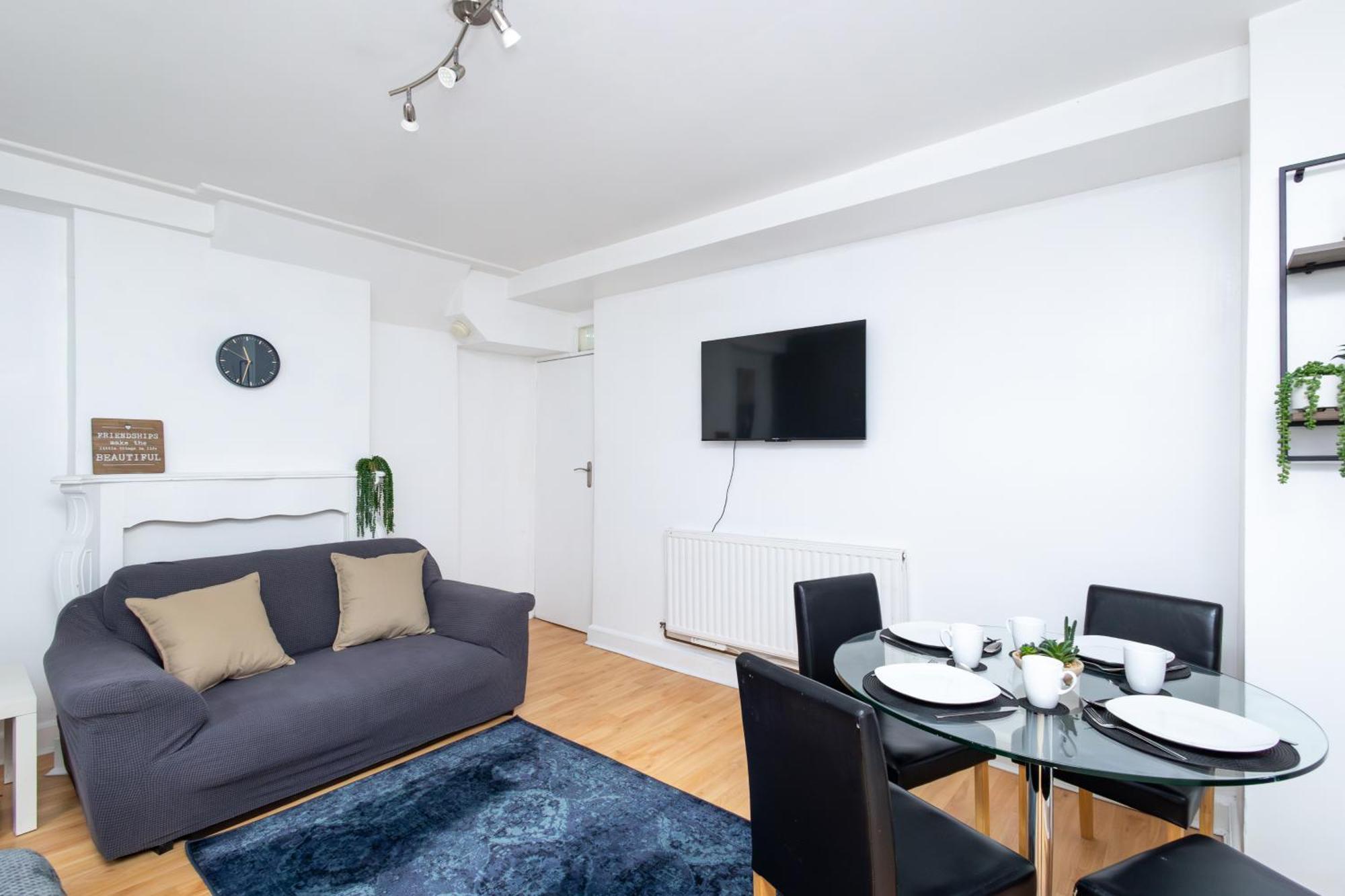 Spacious 3 Bedroom Ground Floor Apartment - 10 Mins From City Centre ลีดส์ ภายนอก รูปภาพ